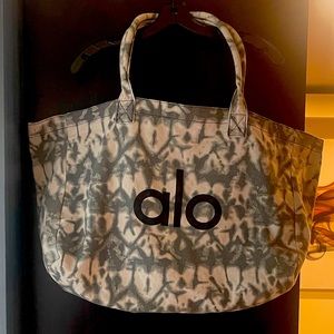 ALO Oversized Shopper Tote